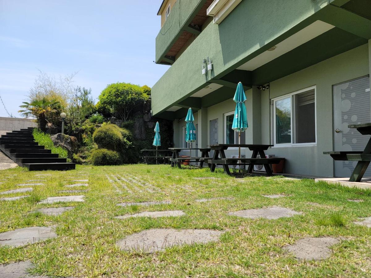 Jeju Oreum Pension Exterior photo
