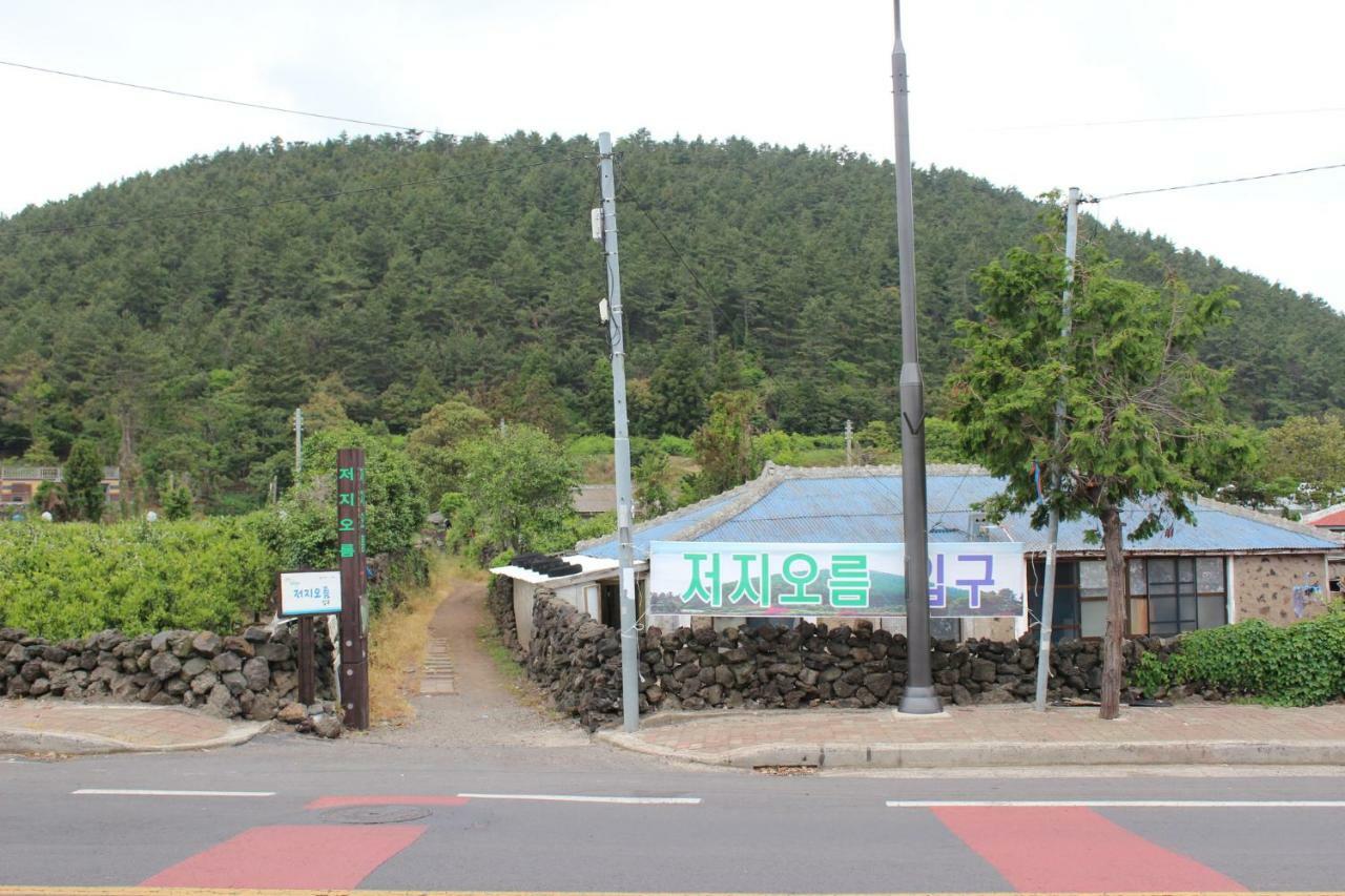 Jeju Oreum Pension Exterior photo